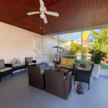 Modern Home, Excellent Location マイアミ エクステリア 写真