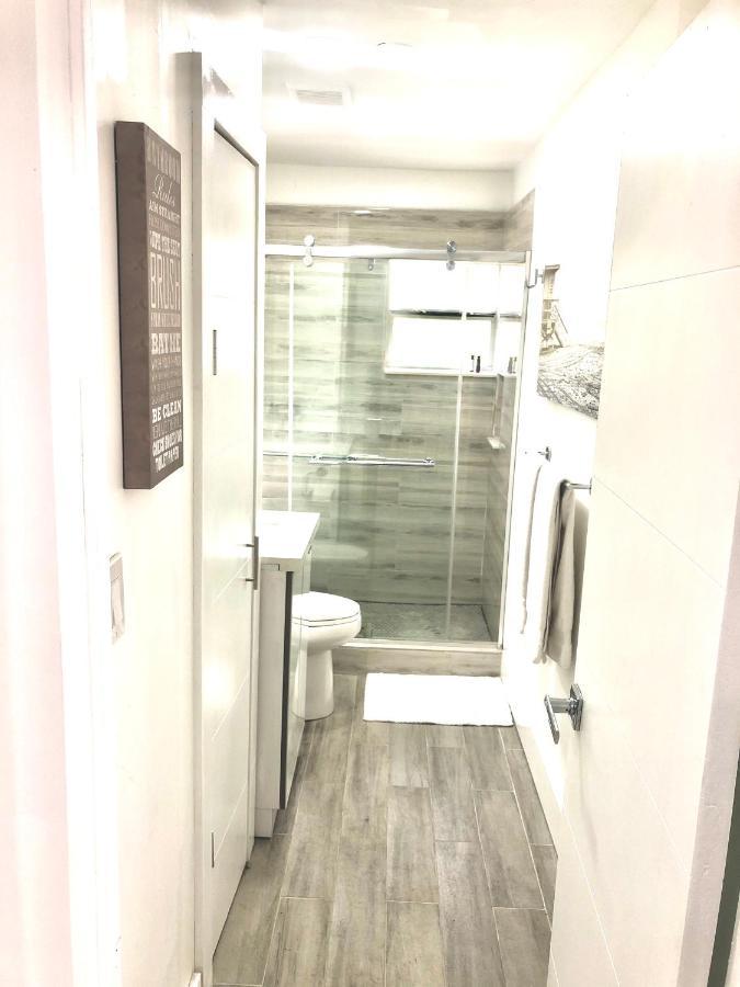 Modern Home, Excellent Location マイアミ エクステリア 写真