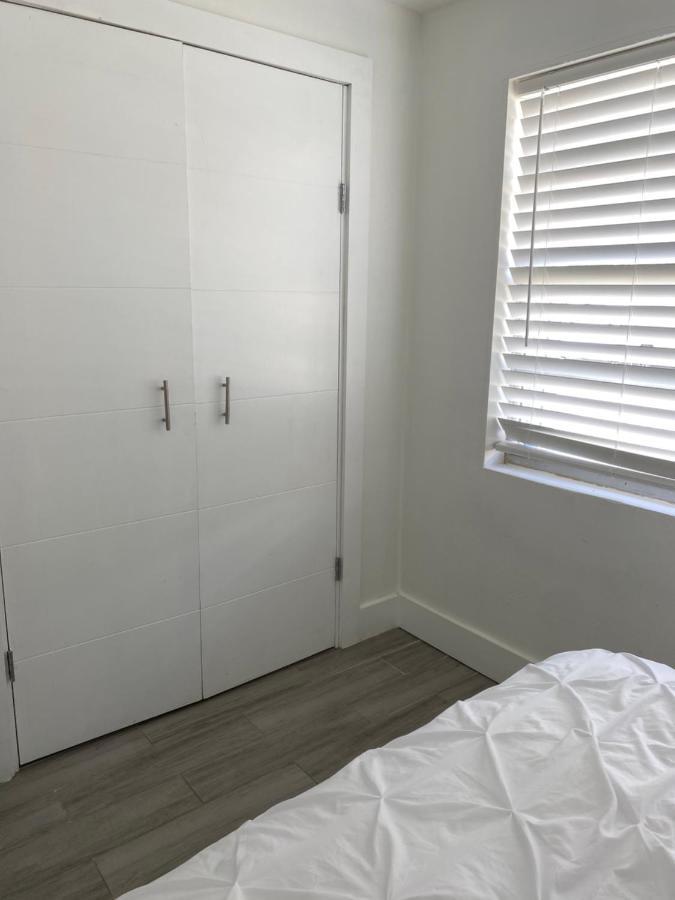 Modern Home, Excellent Location マイアミ エクステリア 写真