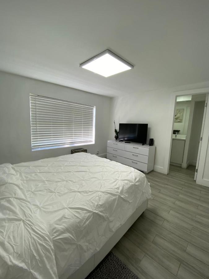 Modern Home, Excellent Location マイアミ エクステリア 写真
