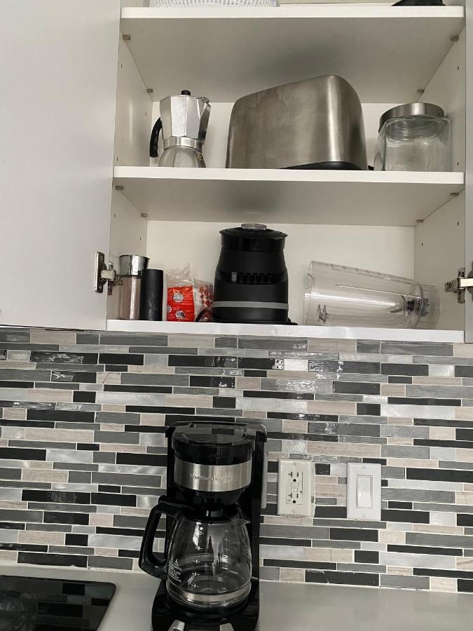 Modern Home, Excellent Location マイアミ エクステリア 写真
