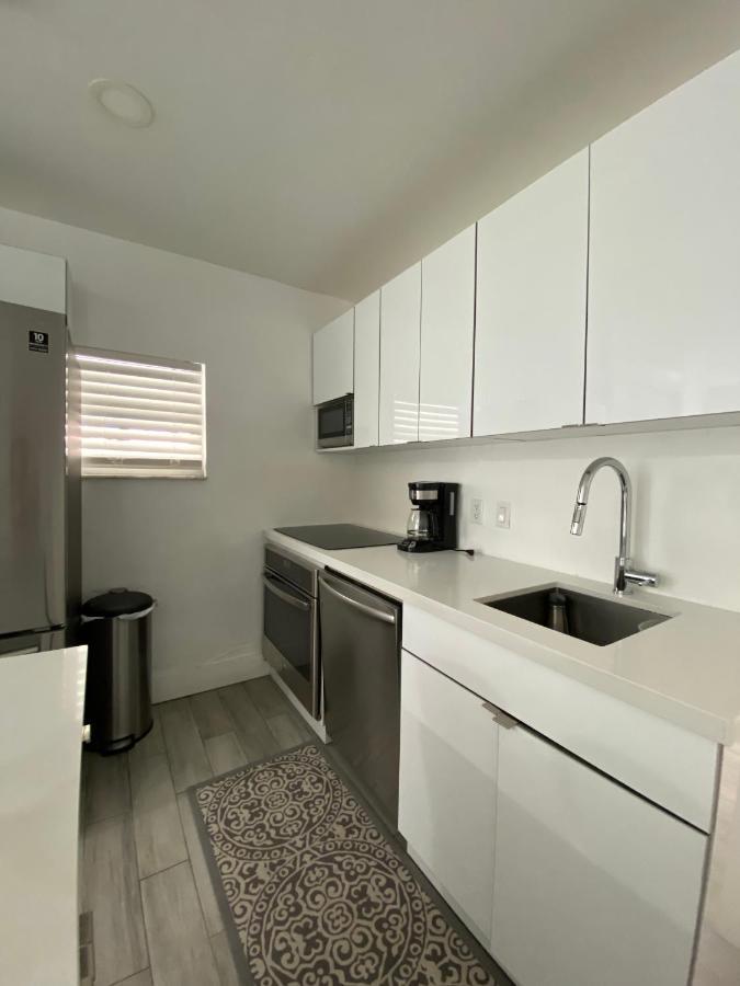 Modern Home, Excellent Location マイアミ エクステリア 写真