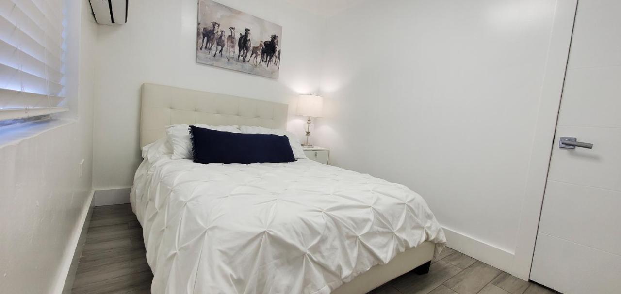 Modern Home, Excellent Location マイアミ エクステリア 写真