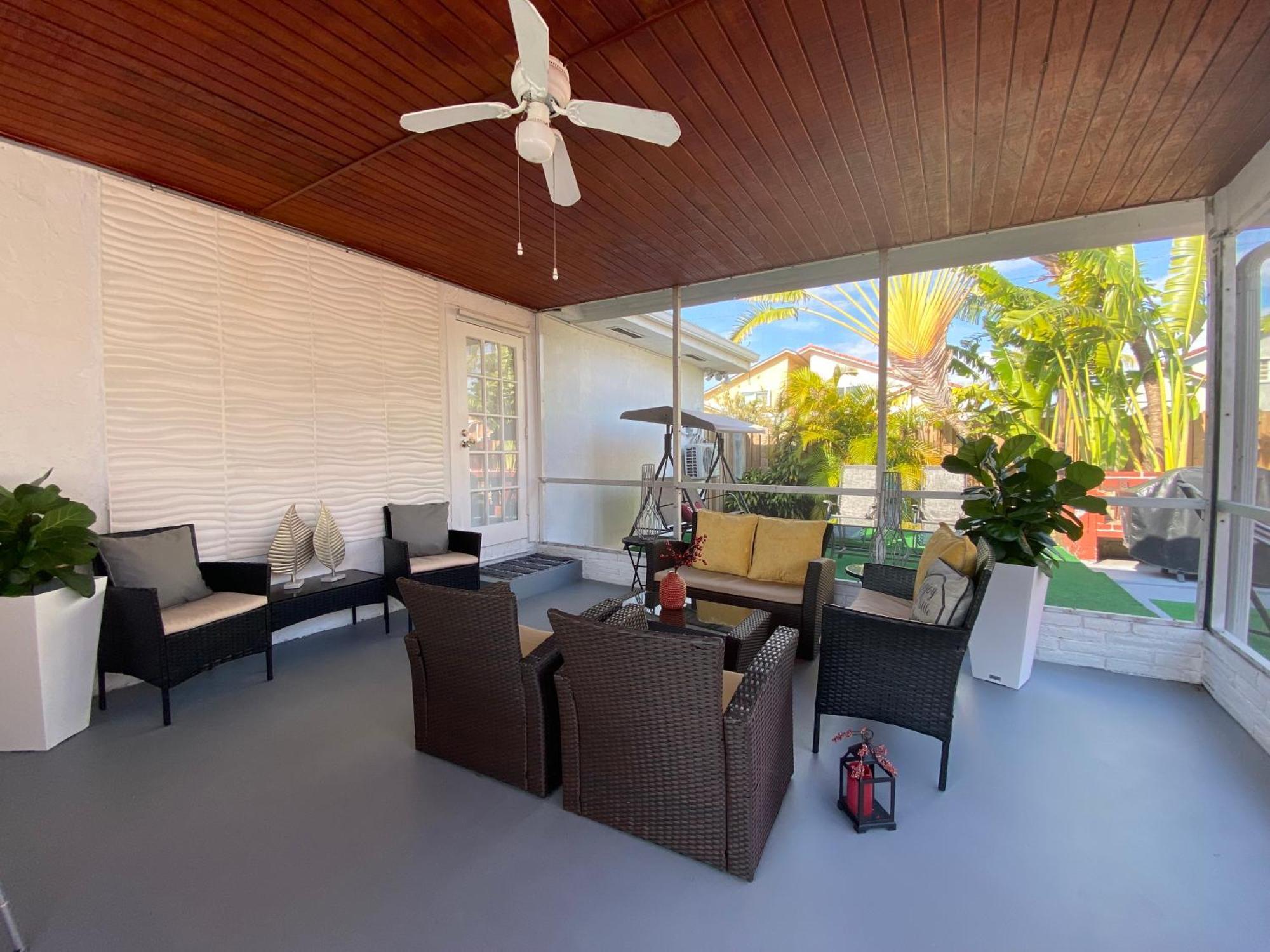 Modern Home, Excellent Location マイアミ エクステリア 写真